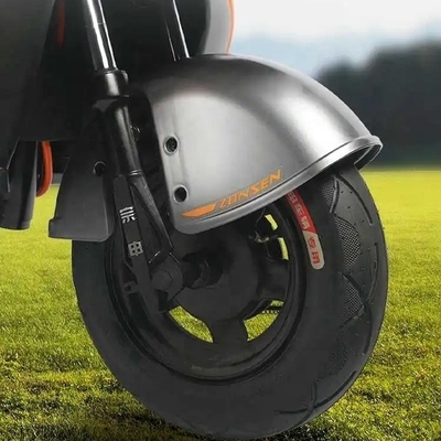 Tricicli elettrici a tre ruote con sedile passeggero Tempo di ricarica h 3-5h Per passeggero