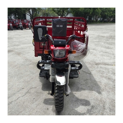 300cc Triciclo a carburante in Kenya Velocità massima 50-70Km / h e montaggio dell'asse posteriore completamente galleggiante